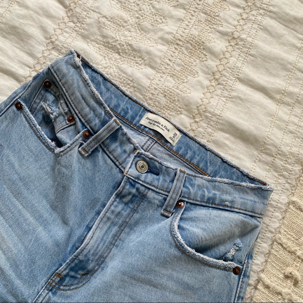 Medium-Light wash Abercrombie and Fitch jeans size 25